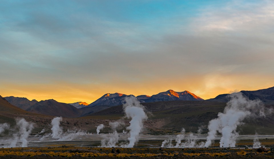 Tatio gyser at dusk