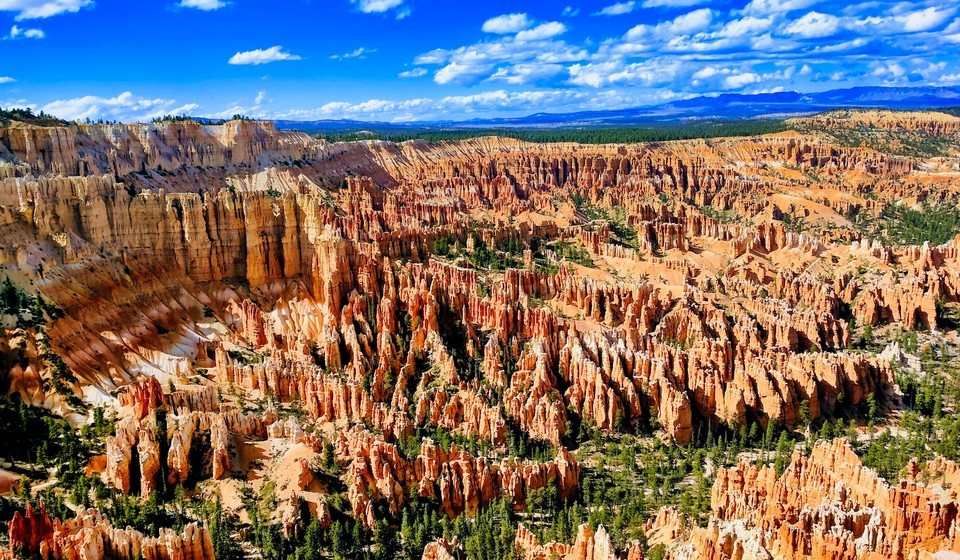 views of the bryce canyon