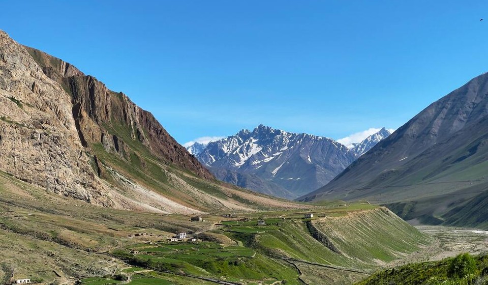 Mountains and valleys in India's highest cold valley National Park, named after the Pin River, serving as a transitional area between the Lahul and Spiti Valleys.