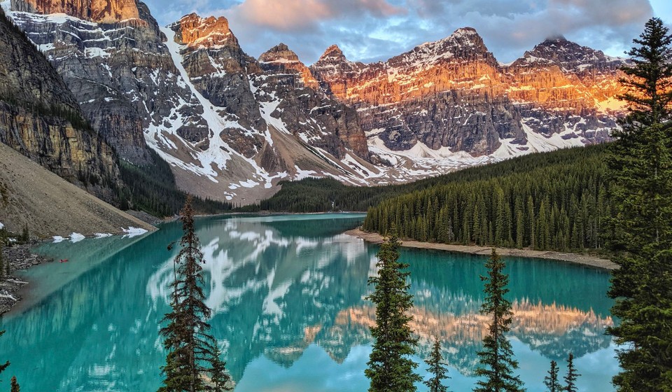 Moraine Lake is one of the best things to do in Banff National Park.